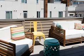 The Mile High Townhome Walk to the Stadium