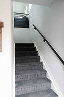 The Beautiful Berkley Homestead Walk to Tennyson