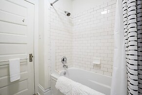 The Traveler's Nook Walk to City Park