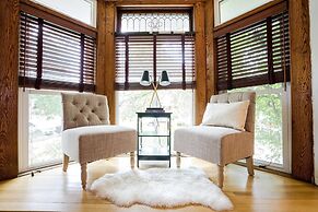 The Traveler's Nook Walk to City Park