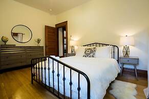 The Traveler's Nook Walk to City Park