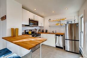 The Sunshine Suite in the Heart of Baker