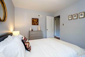 The Denver Den in Mayfair Park Enormous Backyard With Grill Sleeps 7