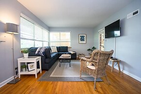 The Denver Den in Mayfair Park Enormous Backyard With Grill Sleeps 7