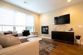 Mid Mod Manor A Sophisticated Townhouse Golden Triangle