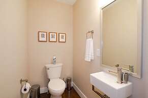 Mid Mod Manor A Sophisticated Townhouse Golden Triangle