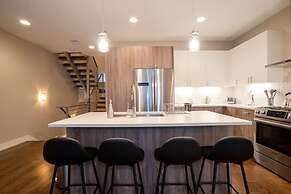 Mid Mod Manor A Sophisticated Townhouse Golden Triangle