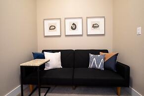 Mid Mod Manor A Sophisticated Townhouse Golden Triangle