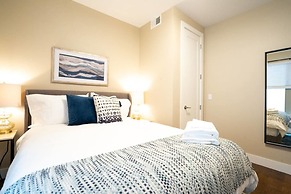 Mid Mod Manor A Sophisticated Townhouse Golden Triangle