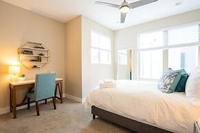 Mid Mod Manor A Sophisticated Townhouse Golden Triangle