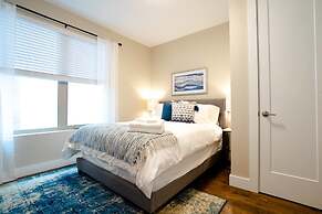 Mid Mod Manor A Sophisticated Townhouse Golden Triangle