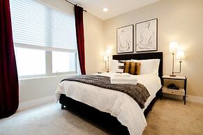 Mid Mod Manor A Sophisticated Townhouse Golden Triangle