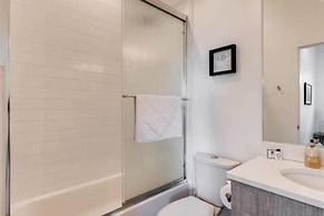 The Highland Square Experience Lohi Townhome With Hot Tub