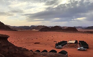 WADI RUM STARLIGHT CAMP