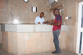 Lifeline Hotel and Suites
