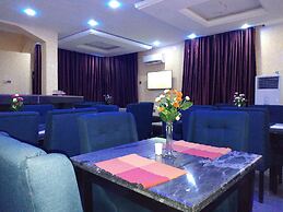 White Court View Hotel