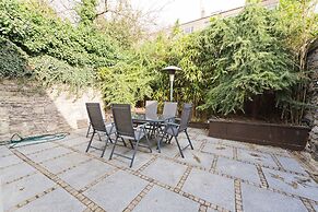 The Brendan Gleeson Suite - hiphipstay