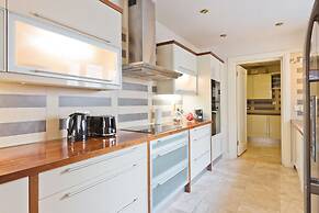 The Brendan Gleeson Suite - hiphipstay