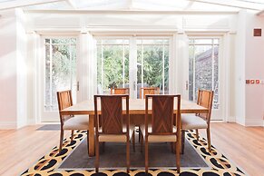 The Brendan Gleeson Suite - hiphipstay