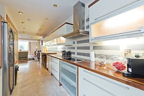 The Brendan Gleeson Suite - hiphipstay