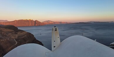 Lava Oia's