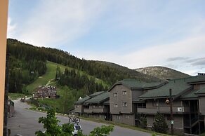 Morning Eagle #109 1 Bedroom Condo