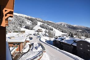 Morning Eagle #109 1 Bedroom Condo