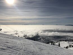 Whitefish Mountain 7 Bedroom Townhouse