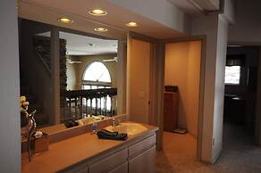 Whitefish Mountain 7 Bedroom Townhouse
