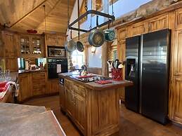 Bootjack Lake 4 Bedroom Lodge