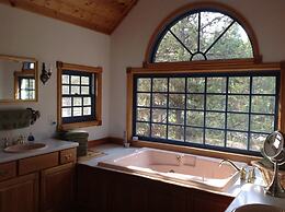 Bootjack Lake 4 Bedroom Lodge