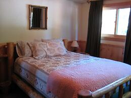 Bootjack Lake 4 Bedroom Lodge