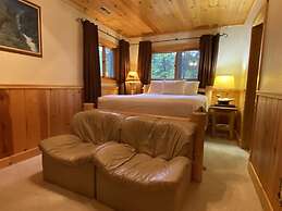 Bootjack Lake 4 Bedroom Lodge