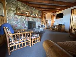 Bootjack Lake 4 Bedroom Lodge