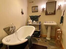 Bootjack Lake 4 Bedroom Lodge