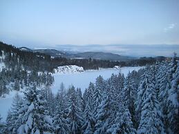 Bootjack Lake 4 Bedroom Lodge