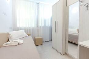 Hotel Tourist Meuble