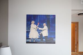 Wood Hotel by Frich's