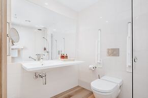 Wood Hotel by Frich's