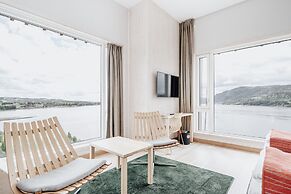 Wood Hotel by Frich's