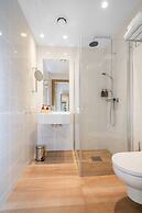 Wood Hotel by Frich's