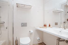 Wood Hotel by Frich's