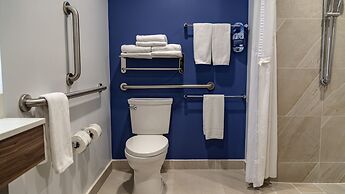 Holiday Inn Express & Suites Ensenada Centro by IHG