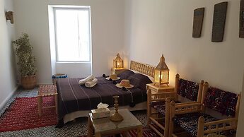 Art riad au bord de la mer