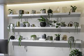 Brady Hotels Jones Lane