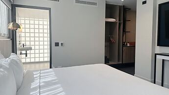 Brady Hotels Jones Lane