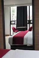 Hotel Embassy