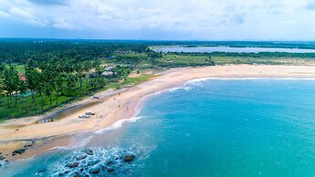 Blue Waters Arugambay