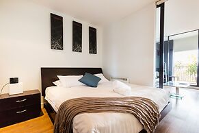 Cleo, 1BDR St Kilda Apartment