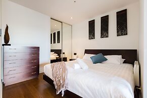 Cleo, 1BDR St Kilda Apartment